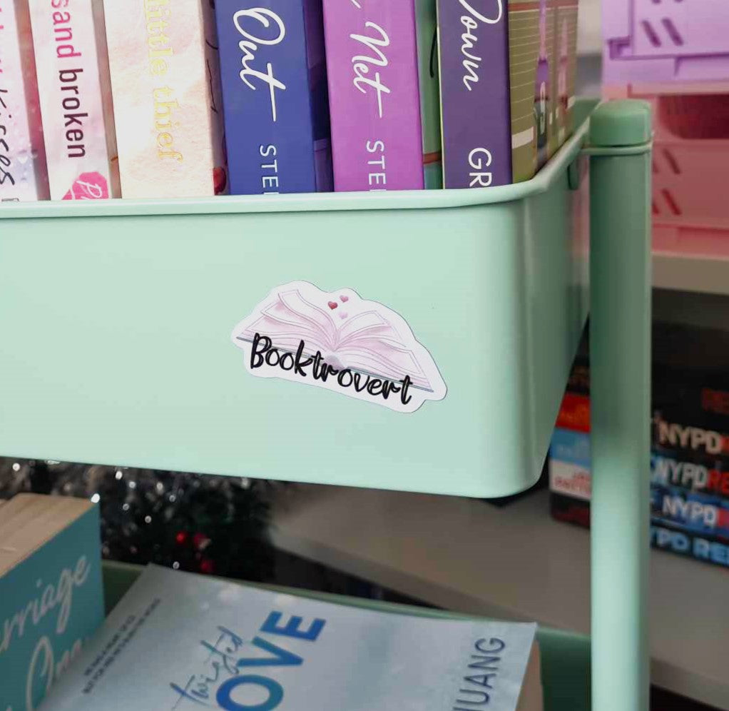 Booktrovert Magnet