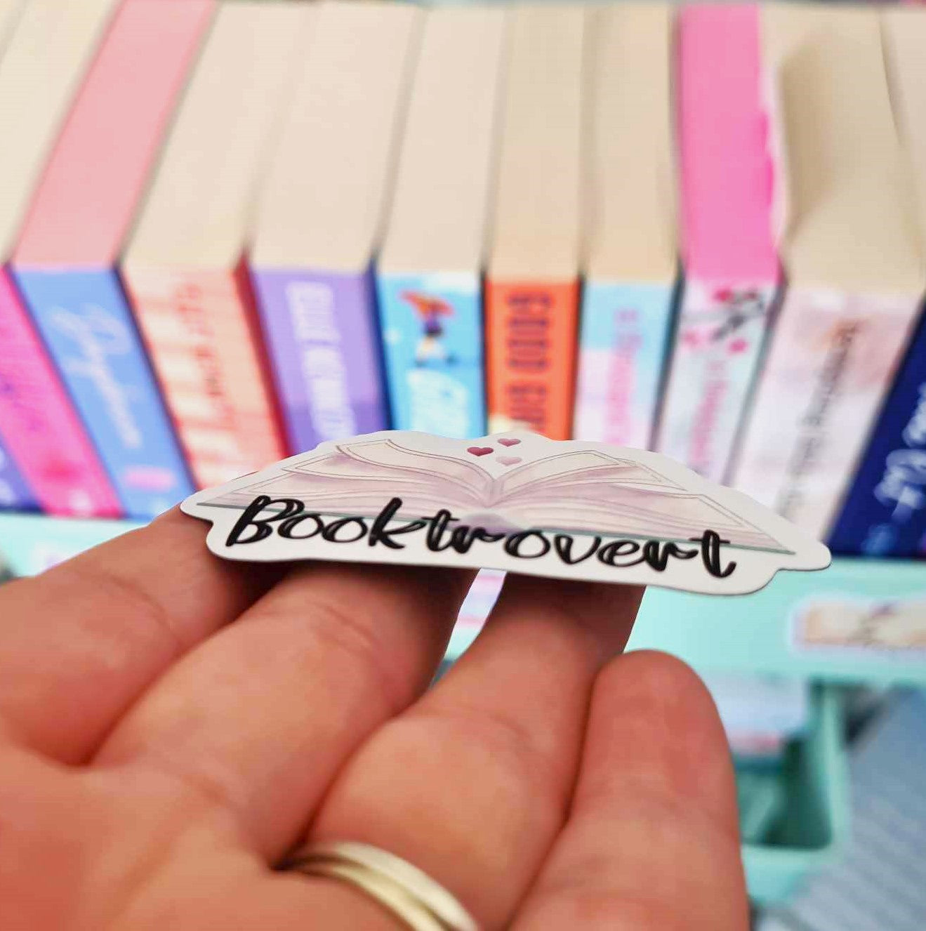 Booktrovert Magnet