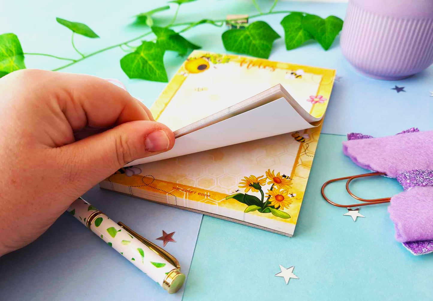 A6 Bee Notepad