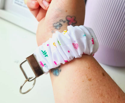 White Ditsy Floral Scrunchie Wristlet